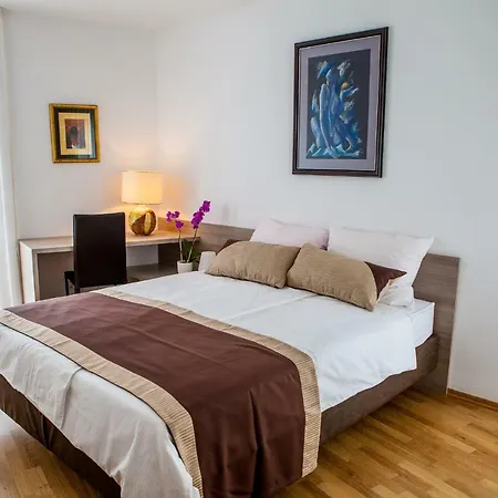 Apartman Lunta 2 *