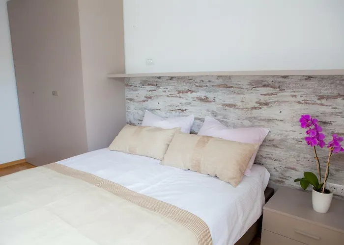 Lunta 2 Apartament *